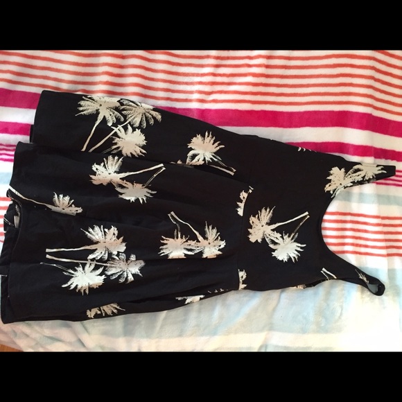 Victoria's Secret Dresses & Skirts - Victoria Secret Palm tree summer dress