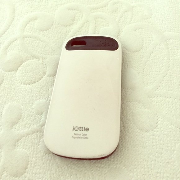 SOLD. iPhone 5/5s round case