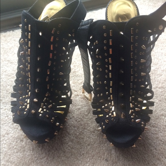 Gold studded Lasoni platform pumps - Picture 2 of 4