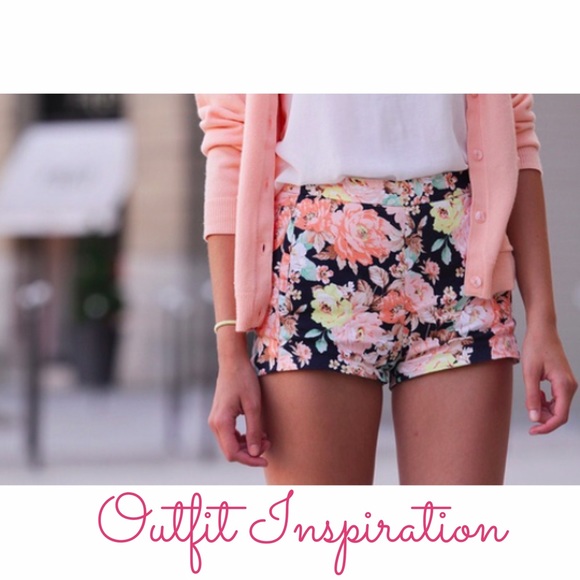Zipper back detail Floral Shorts