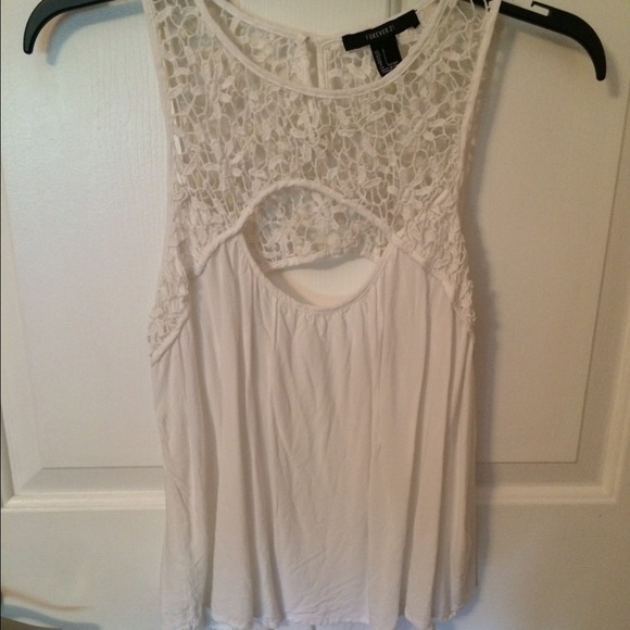White crotchet lace top. - Picture 1 of 4