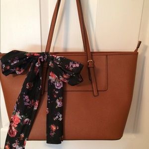 Brown Aldo tote style bag.