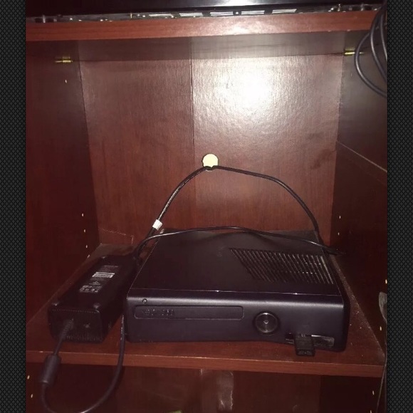 Xbox 360 with games and 1 controller