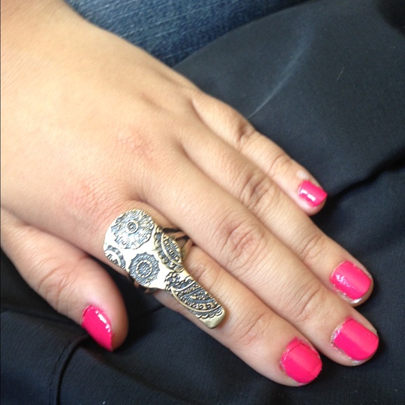 Lucky brand guitar ring boho hippy style