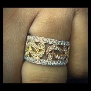Fashionable gold diamond ring