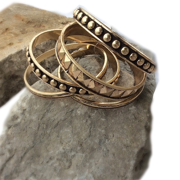 Urban Outfitters Accessories - Set of Gold Bangles NWT