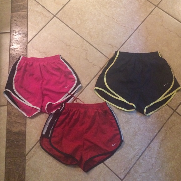 NIKE SHORT BUNDLE XS
