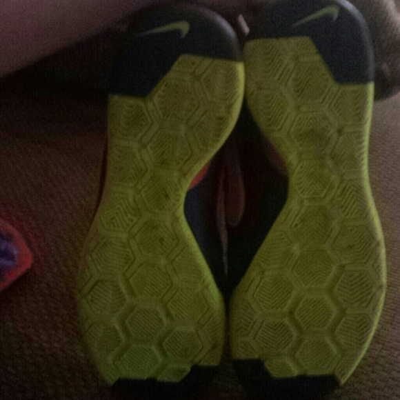 Nikes - Picture 2 of 4