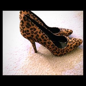 Leopard print heals