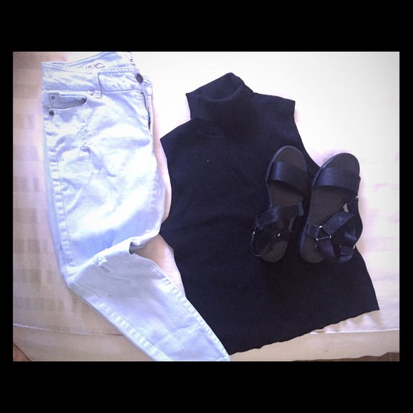 Black no sleeve turtle neck - Picture 1 of 4