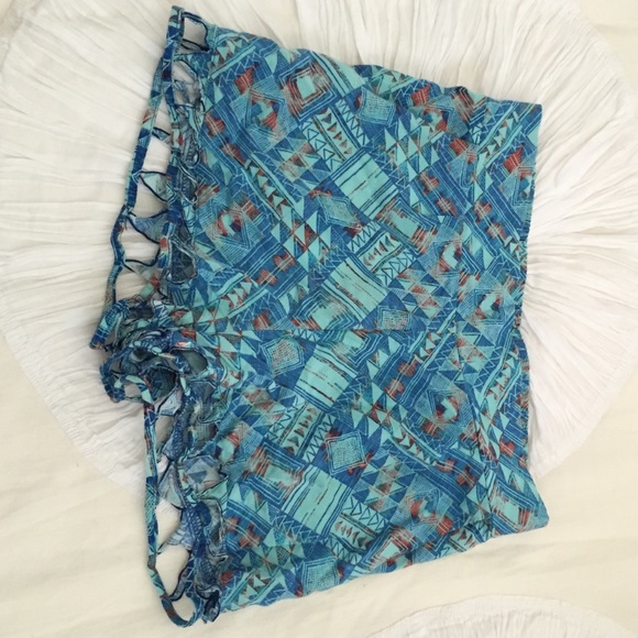 Kendall & Kylie tribal print shorts