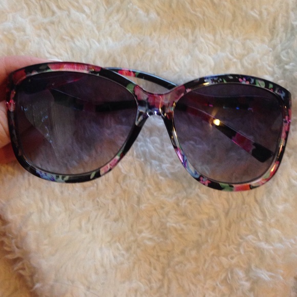 Floral print sunglasses