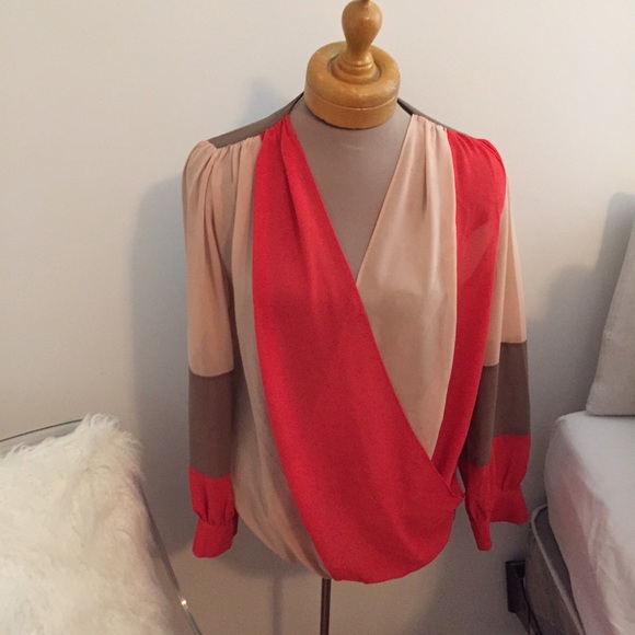 Color block Wrap Blouse - Picture 2 of 4