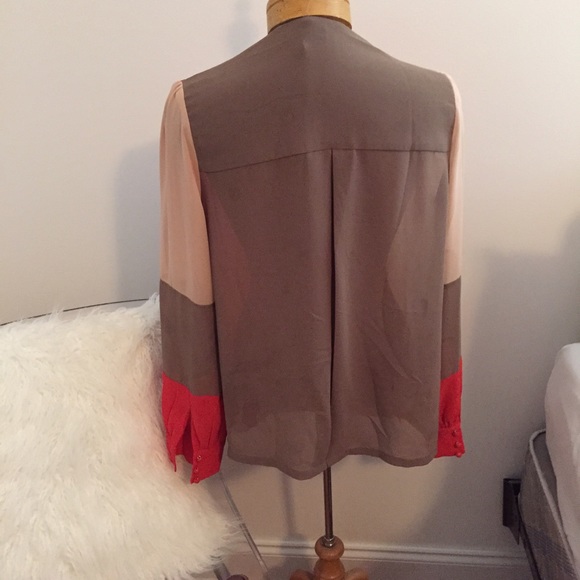 Color block Wrap Blouse - Picture 3 of 4