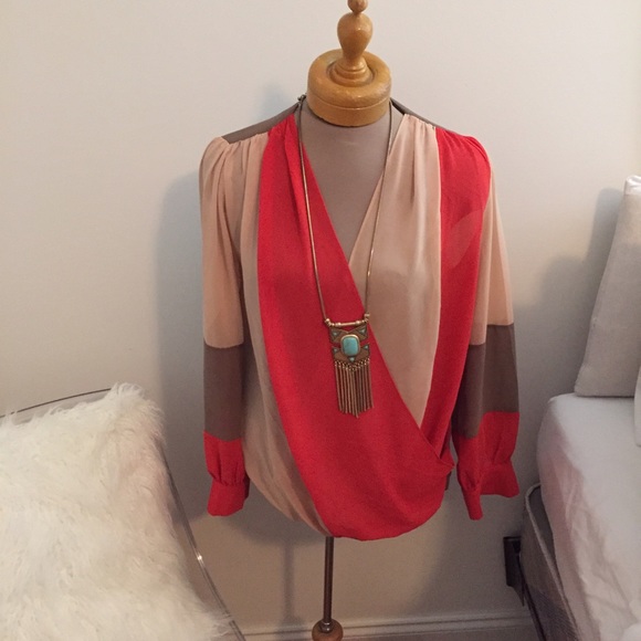 Color block Wrap Blouse - Picture 4 of 4