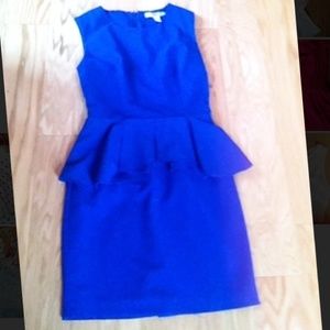Selling a dark blue right dress 👗💙