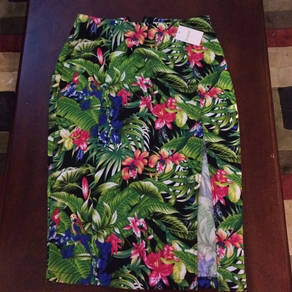 2 piece floral printed crop top & skirt with split - Picture 1 of 2