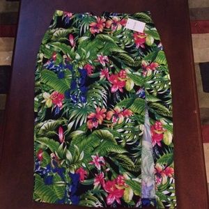 2 piece floral printed crop top & skirt with split