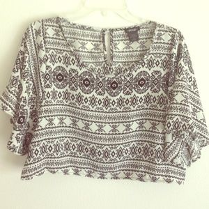 Cute crop designed top!