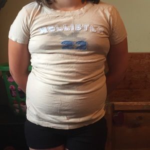 Hollister graphic tee