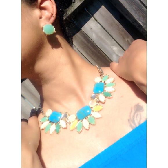 ✨Chandelier Gem Necklace✨