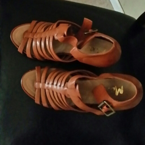 Heels - Picture 3 of 3