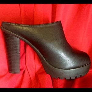 NWOT Black Forever 21 chunky heels ~size 7.5!~
