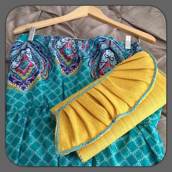 Mud Pie Handbags - ✨9/13 InstaChic HP✨ Mud Pie Daffodil Ruffle Clutch