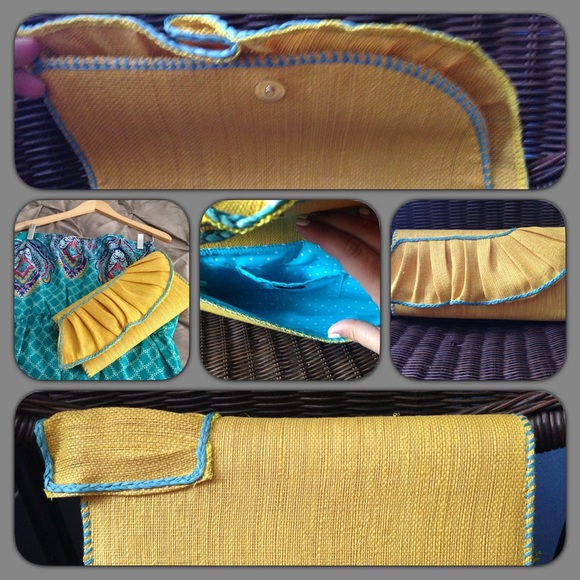 ✨9/13 InstaChic HP✨ Mud Pie Daffodil Ruffle Clutch - Picture 3 of 4