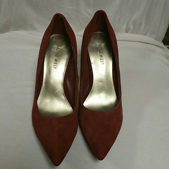 NWOT Nine West Maroon Suede heels
