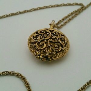 Vintage Pendant Locket Necklace