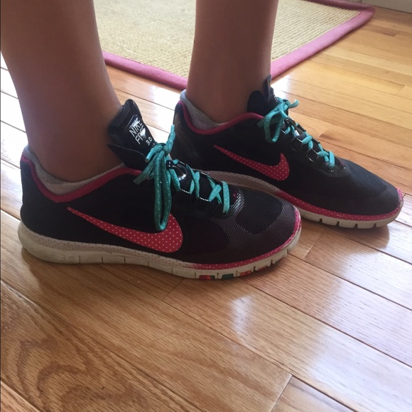 Nike sneakers + discounted shipping!!!!!