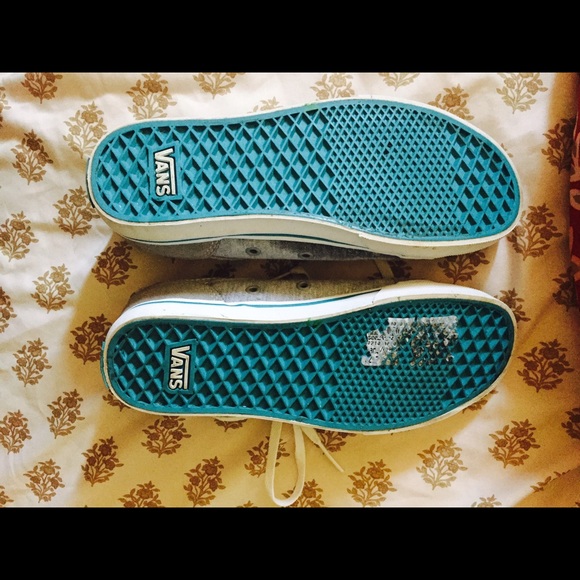 Vans - Picture 2 of 4
