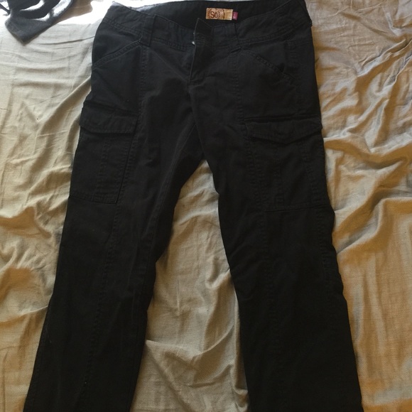 Black women's cargo pants