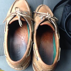 Sperrys size 6