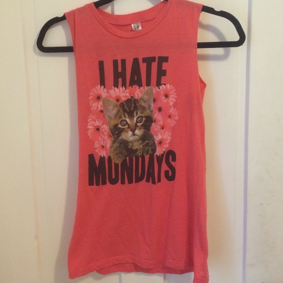 Adorable pink kitten shirt!