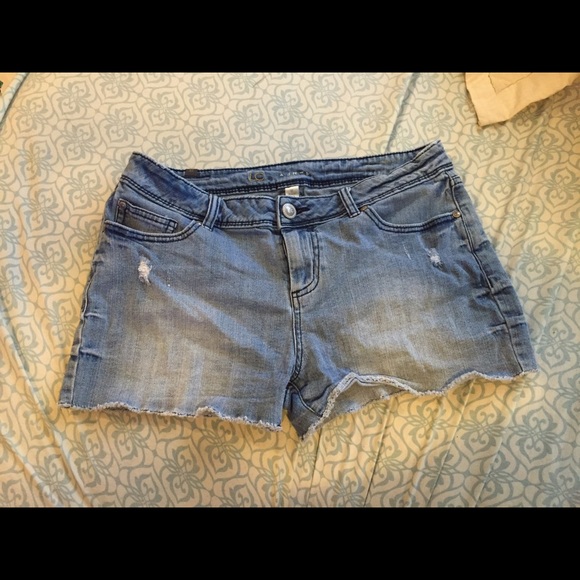Jean shorts! Lauren Conrad