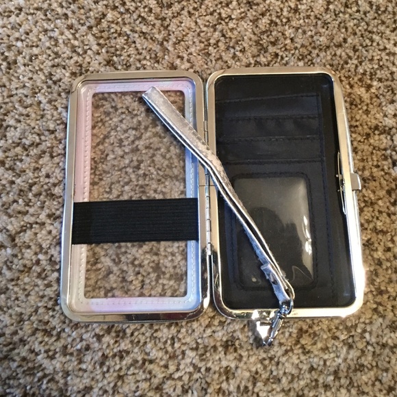 iPhone 5s Wallet Case - Picture 2 of 3