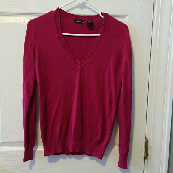 Silk & cashmere magenta sweater!