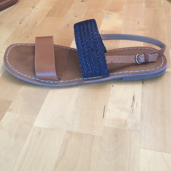 Gap brown and navy sandal size 8 - Picture 3 of 3