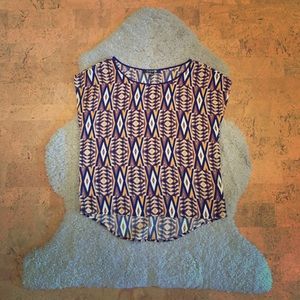 diamond pattern short sleeve top