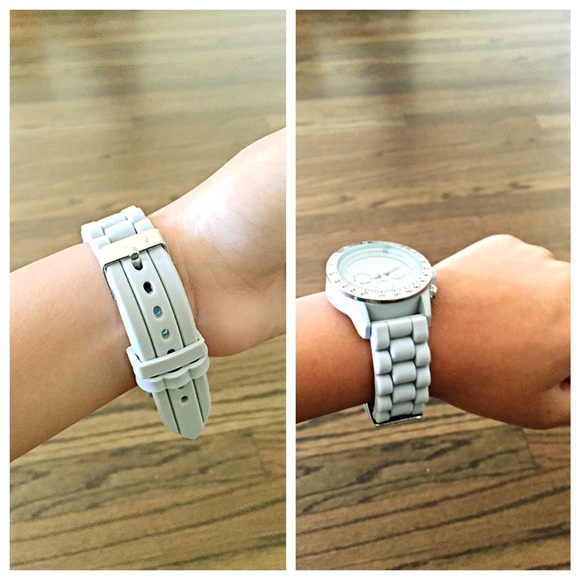 Silver and light grey watch - Picture 3 of 4