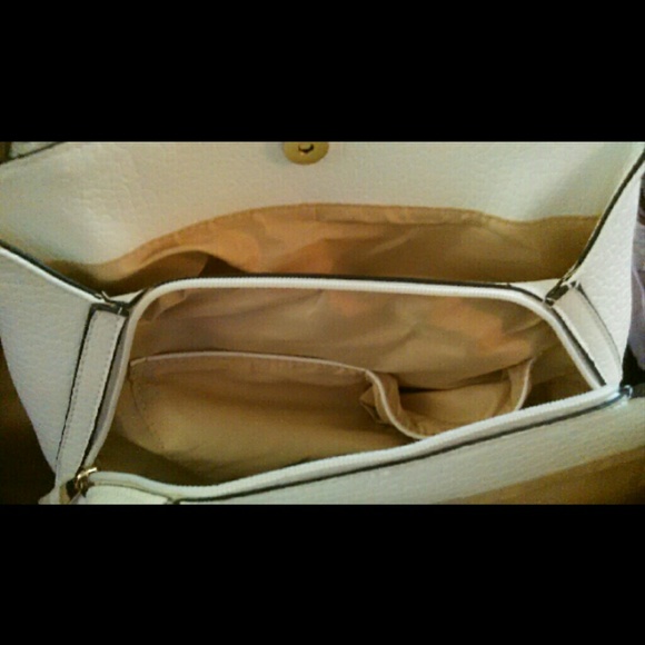 White Faux leather purse - Picture 2 of 3