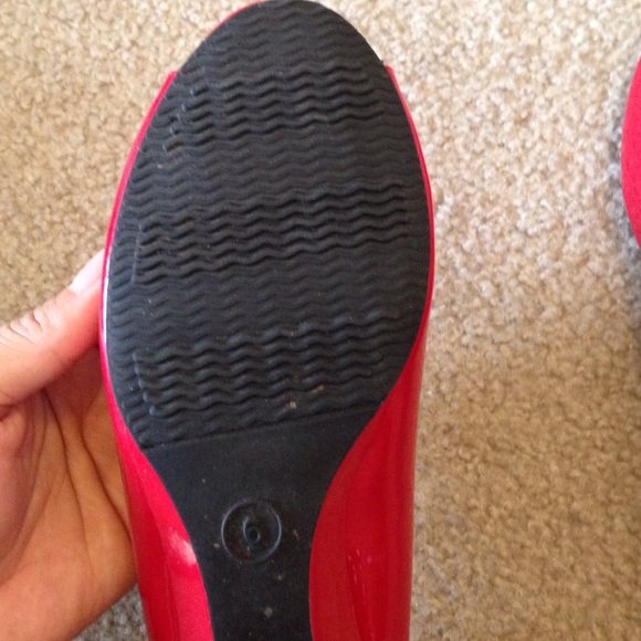 🎀 Red Target Shoes 🎀 - Picture 3 of 3