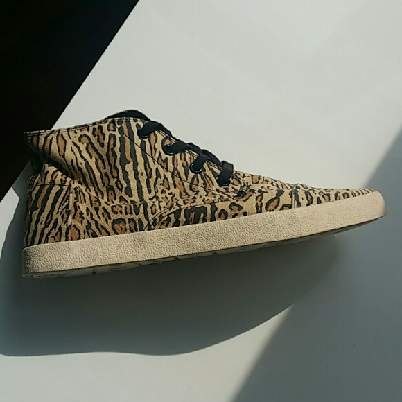 TOMS leopard chukka shoes