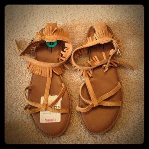 🎀 American Eagle Sandals 🎀