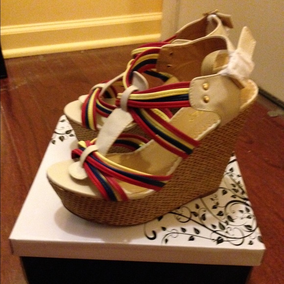 Cute wedges - Picture 2 of 4
