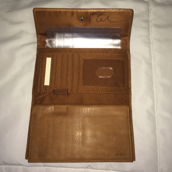FOSSIL WALLET💕 - Picture 2 of 4