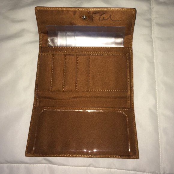 FOSSIL WALLET💕 - Picture 3 of 4