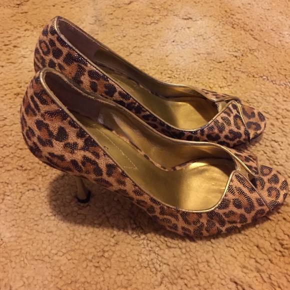 GUESS Heels